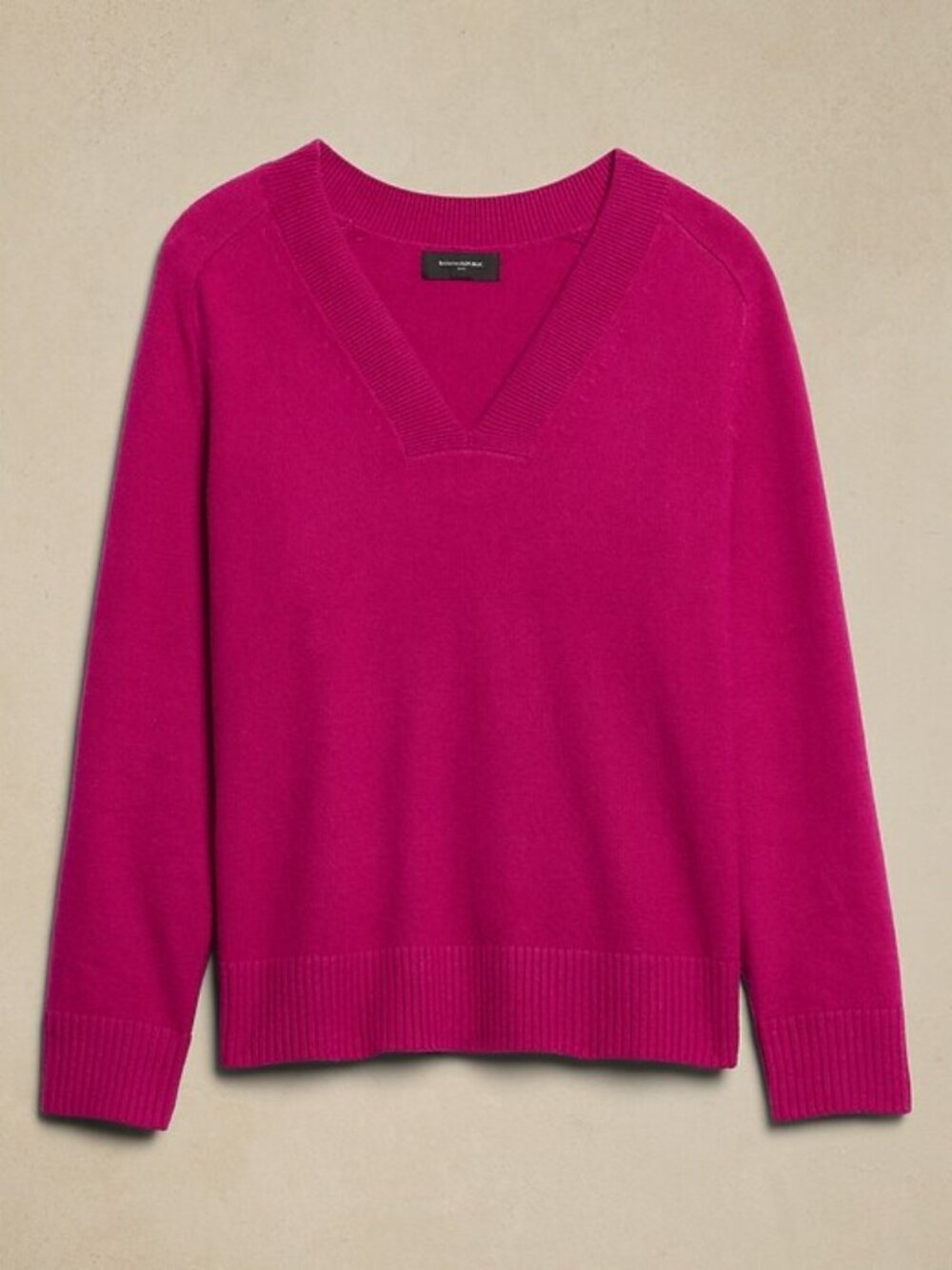 BANANA REPUBLIC Perfectly Soft V Neck Knit Sweater Elegant Berry Small NWT